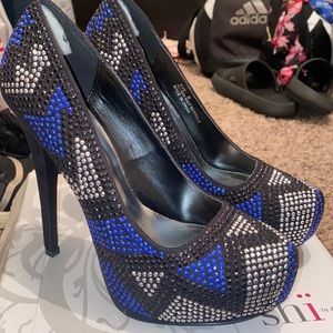 Shi Heels. Size 9.